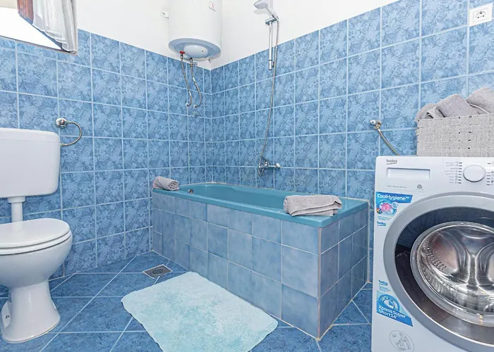 Apartment Awesome In *